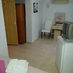Yona Cesme