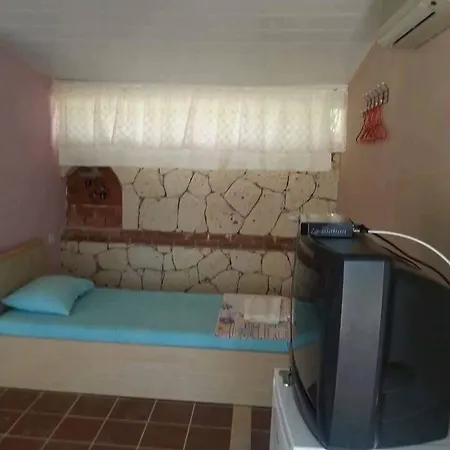 Yona * Çeşme