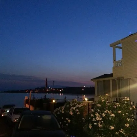 Yona Nyaraló Çeşme